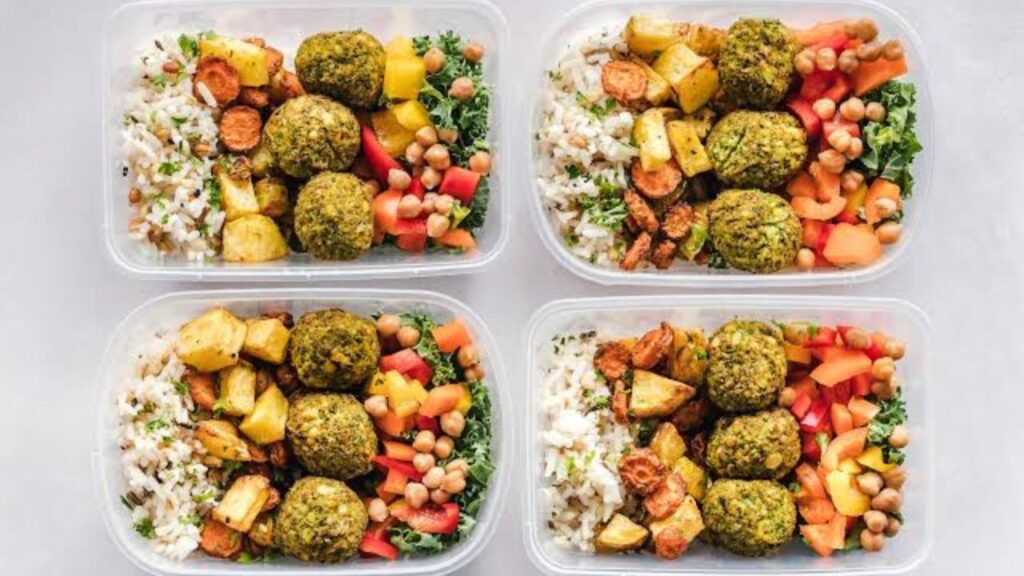 Gesund und günstig essen: So gelingt ausgewogene Ernährung mit kleinem Budget